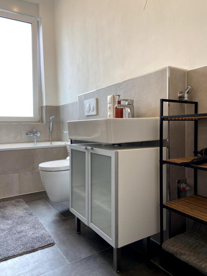 Wunderschoene Sanierte Vor Den Toren Koelns Appartement *