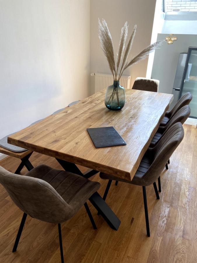 Wunderschoene Sanierte Vor Den Toren Koelns Appartement
